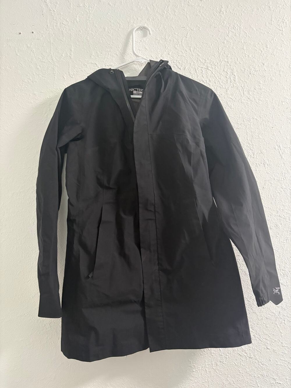 Arc'teryx Women's Black Hooded Waterproof Rain Jacket Shell Size Small